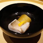 温石 - ●お椀
      焼津の白甘鯛、焼き茄子