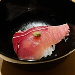 温石 - 焼津沖、おそらく定置網かな、何十本も揚がったなかで漁師さんのお眼鏡にかかった三本だけ、サスエ前田さんに卸すために船上神経〆した逸品。