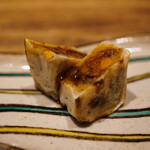 温石 - ホクホクとした甘みと優しい甘み。黒糖の甘みと香りが甘味らしさを添える。