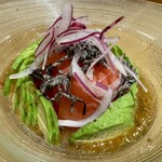 寿司居酒屋 十色 - トマトとアボカドのサラダ