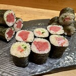 寿司居酒屋 十色 - 鉄火巻き、赤貝ヒモ巻き