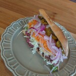 Huddle up Coffee Roasters - パストラミサンド美味しい。