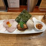 麺処 しろくろ - 節そばのトッピング（半熟煮たまごは150円）
