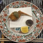 みつき - 浜坂の松葉蟹爪フライ（冷たい蟹味噌ソース和え）と丹波の栗粒皮煮唐揚げ