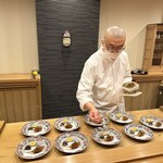 みつき - 浜坂の松葉蟹爪フライ（冷たい蟹味噌ソース和え）を大将が差分