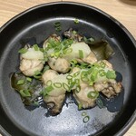 エイス シー オイスターバー - 牡蠣の昆布焼き