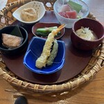 ダイナミックキッチン＆バー 響 - 