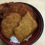 小川家 - ソースビッグロースかつ丼 並、ロースとヒレをトッピング（上方から）