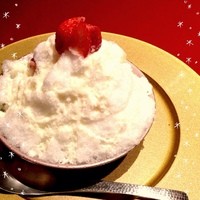 焼肉 綾小路 - デザートのかき氷にびっくり♥
                
                中にフルーツに小豆にシロクマアイス入りで、美味しかったやつ⚈້͡ ໋͈ ૈ ˌ̫̮ ⚈້͡ ໋͈ ૈ❤