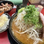 王道家直系 IEKEI TOKYO - 野菜ラーメン　並ライス　他