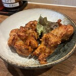 ゴマの香り - 唐揚げは2切れやけど、まあまあデカいね