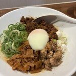 ゴマの香り - 汁なし担々麺！　オンザ温玉(ﾟoﾟ;;