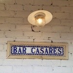 Casares - 白煉瓦にスペインタイル張りの看板(＊´v`＊)