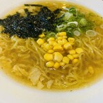 辛麺と焼き豚足 麺座ISSA - 魚介塩ラーメンのアップ