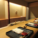 橦木町 しみず - カウンター6席の空間