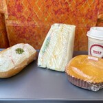 みつわベーカリー - 日光に向かう特急でいただきました。