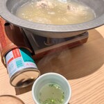 とり酒場 博多華善 - まずはスープから笑