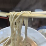 ヌードル＆スパイスカレー 今日の1番 - パツ目ながらとても啜り心地の良い細麺。