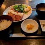凛音 - チキンカツタルタル定食（全景）
