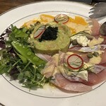 MEAT×WINE BISTRO DOMANNAKA - 鰤のカルパッチョ