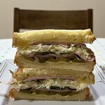 Bakery&Cafe Yamazaki Taharacho Ten - クイーンズブレッドを使ってサンドイッチを朝食に！