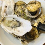 牡蠣海鮮酒場 シーサイドクラブ - 蒸し牡蠣　生牡蠣とは違う凝縮された牡蠣の旨み