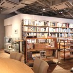 イマ カフェ - ≪'14/11/28撮影≫店内のテーブル席の風景です