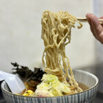 らー麺　Do・Ni・Bo - ビロビロ太麺をリフトUP⤴️