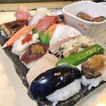 魚勝寿司 - 中握り1300円