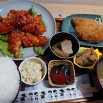 食堂ちある - ヤンニョムチキン風定食に小鉢とチーズハムカツを追加
