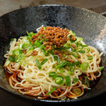 Hiroshimaokonomiyakijakenrou - 広島汁無し担々麺　最強サイドメニュー