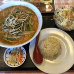 福来飯店 - タンタンメン半チャーハンセット