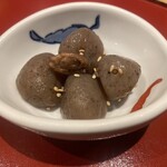 晴 - お通し　玉こんにゃく