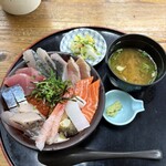 五右衛門 - 料理写真:海鮮丼