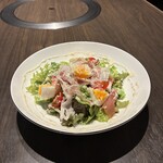 焼肉KAJIYA - 生ハムと卵のシーザーサラダ