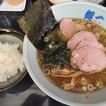 ラーメン屋 麺一 - 半ライス+醤油チャーシュー麺