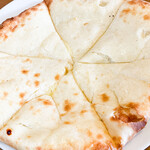 エベレスト キッチン 久里浜店 - チーズナン