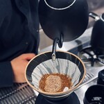 PHILOCOFFEA - バリスタの抽出を目の前で見ることができます