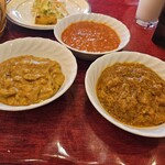 バンチャ - 上：キーマカレー　左：豆のカレー　右：大根のカレー