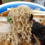 麺工房善 - 自家製中太縮れ麺‥