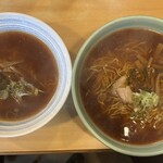 小江戸 - 〈左〉半分 350円　〈右〉大 700円