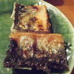 うなぎの魚伊 - 白焼きの皮