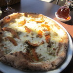 ピッツェリア トニーノ - カボチャと鶏そぼろのピッツァ