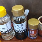 麺場 田所商店 - 料理写真:卓上調味料、薬味
