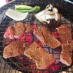 焼肉まんてん - カルビ