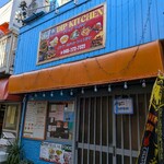 DIP KITCHEN - 右にファミリーケータリンさん