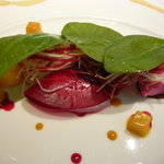 ロオジエ - ビーツのサラダとパルメザンチーズのムース