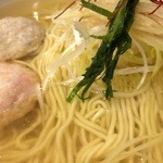 ストレート麺＋エビつみれ＆なんこつ入りつくね