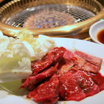 焼肉食べ放題 王道+ - ”焼肉定食”ロース、バラ、ハラミ、キャベツ、サラダ、日替わりキムチ、スープ、ライス