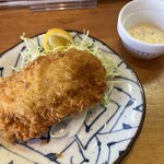 四季味 - 覚悟が必要な位デカい牡蠣フライ